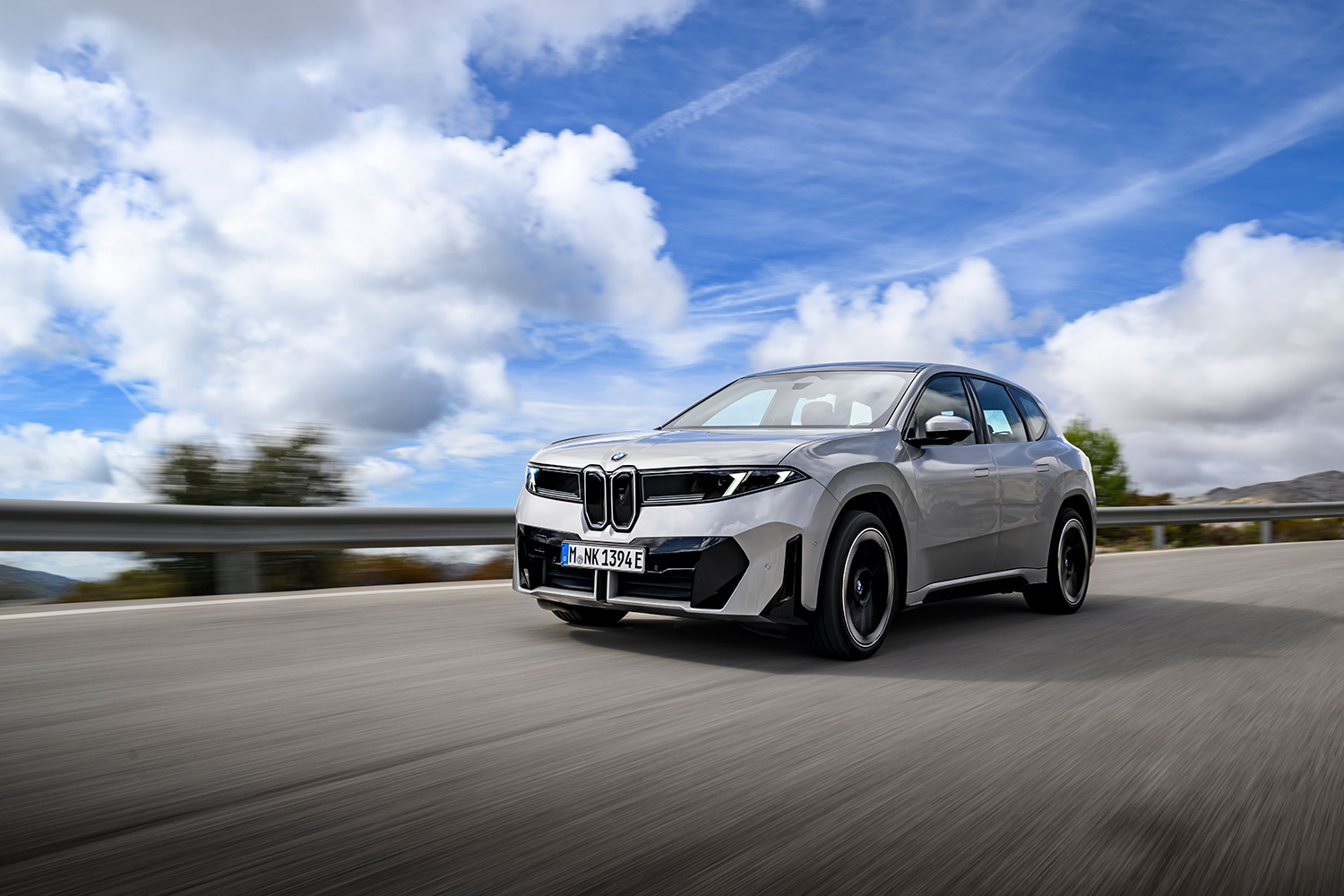 BMW iX3 先行試乗予約受付 メインビジュアル スマートフォン版