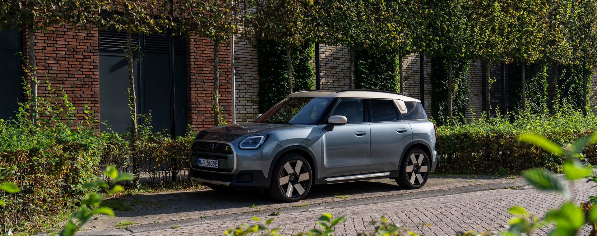 Nicole MINIでMINI COUNTRYMANを家族で体感するイメージ