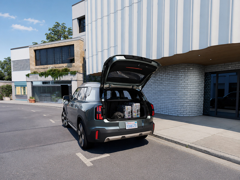 MINI COUNTRYMAN 堂々たる存在感と快適な室内空間