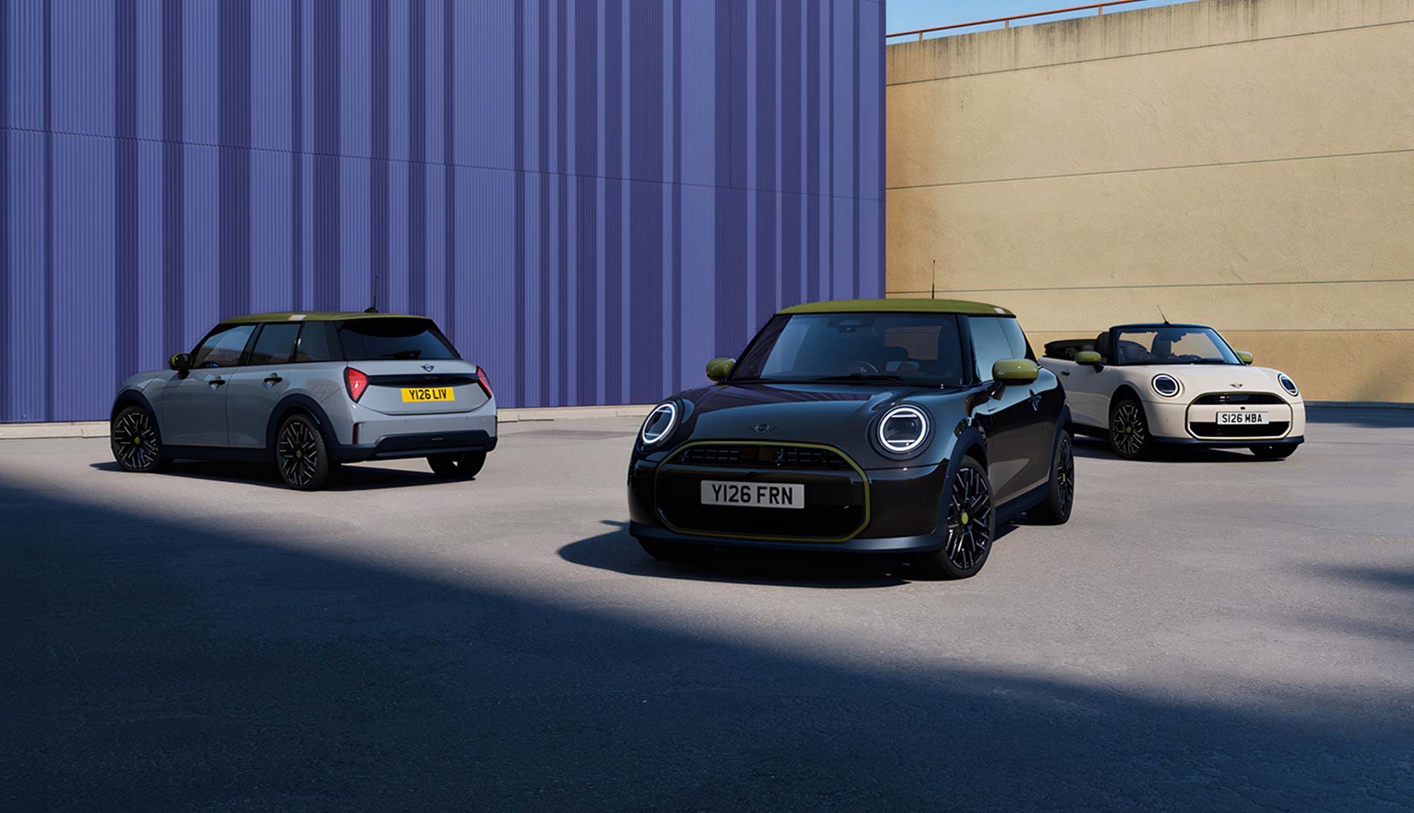 ALL-ELECTRIC MINI COOPER Paul Smith Editionを紹介するMINI電気自動車相談会のメインビジュアル